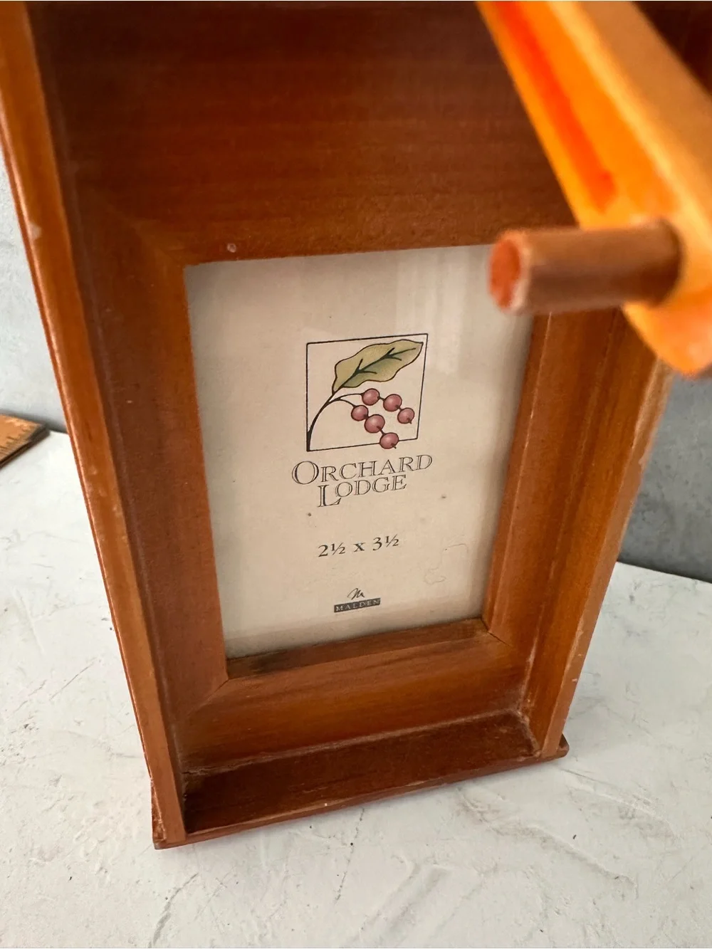 UNIQUE ORCHARD LODGE WAGON PICTURE FRAME WOOD FITS 2.5X3.5